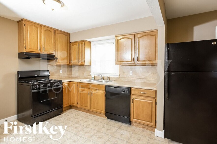 Building Photo - 1290 Washington St