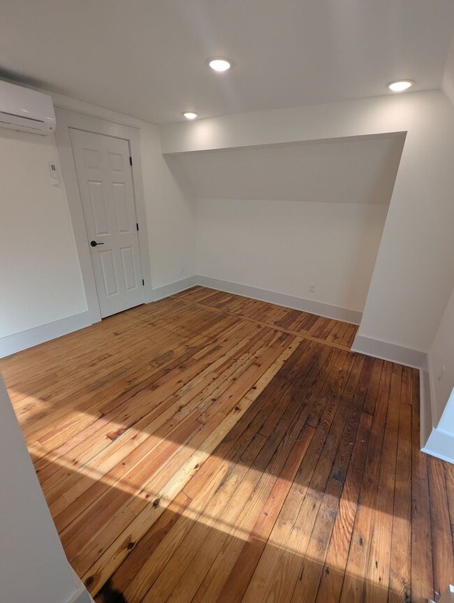 Building Photo - Brand-New Apartment in Historic Covington, New Appliances, In Unit Washer/Dryer