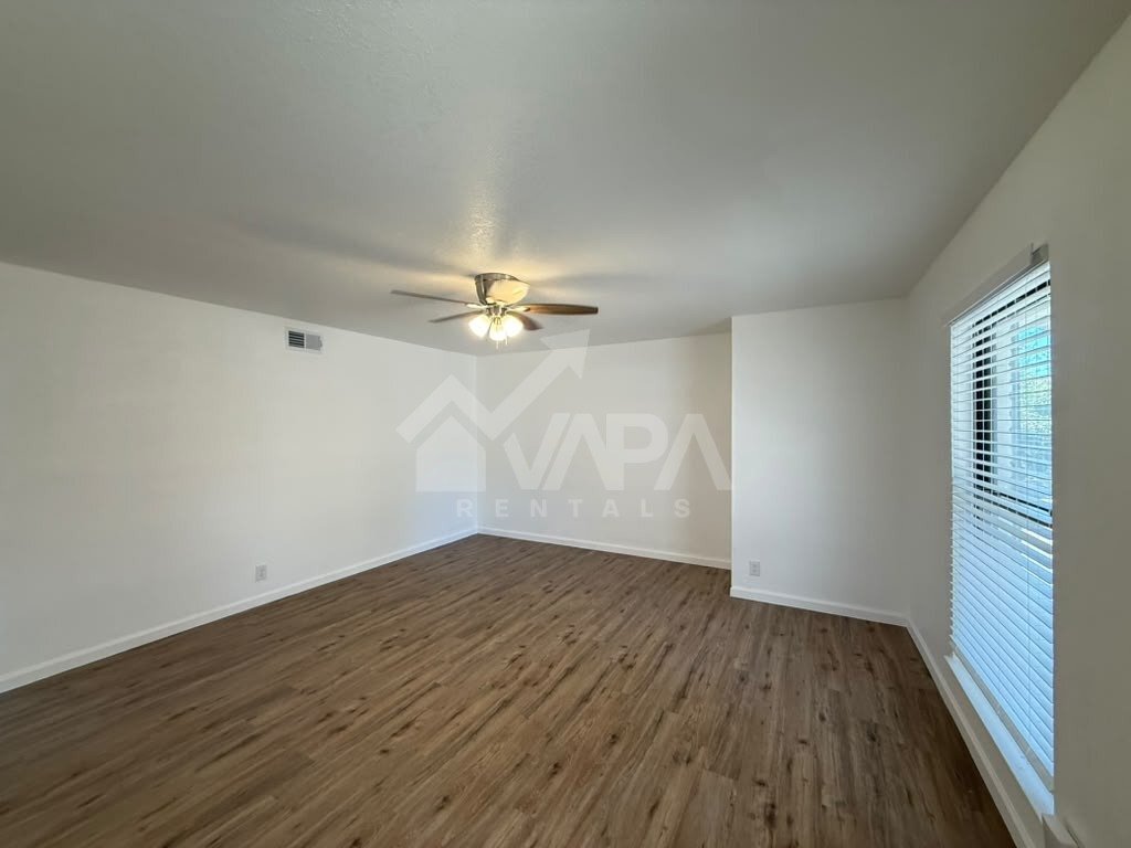 Building Photo - 9703 Five Frks