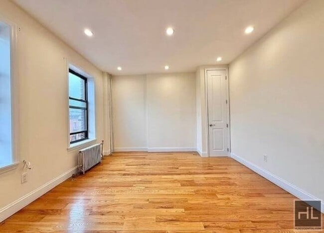 Building Photo - 1347 Bergen St