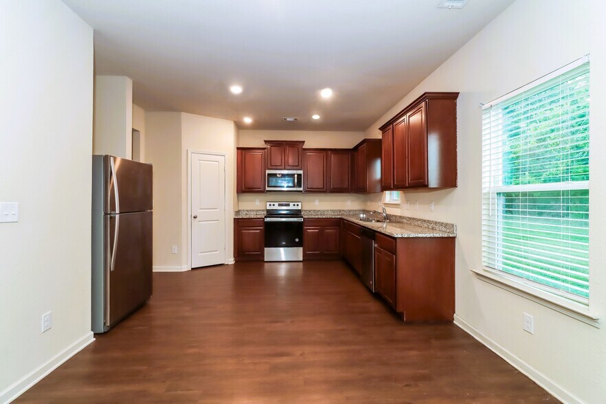 Building Photo - 134 Innis Brk Cir