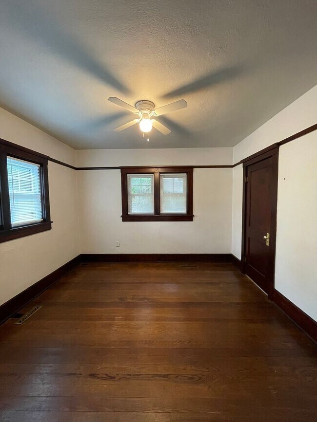 Building Photo - 499 Littleton St