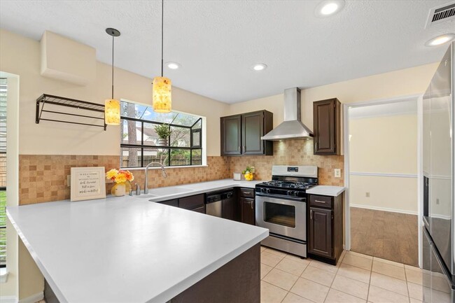 Building Photo - 3807 Forest Village Dr