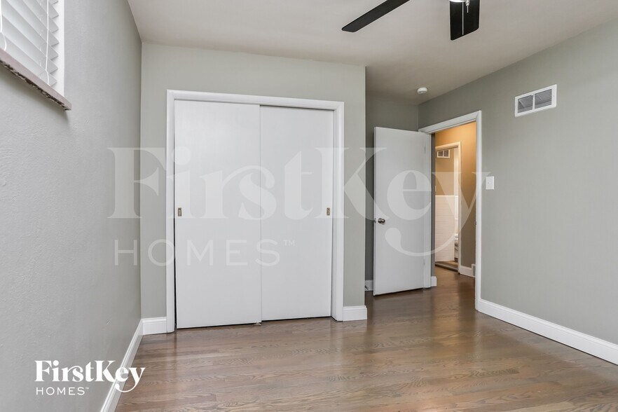 Building Photo - 11862 Kramper Ln