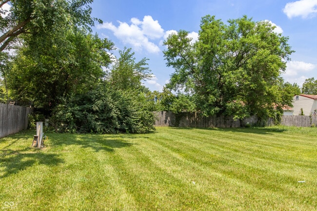 Building Photo - 9410 Meadowlark Dr