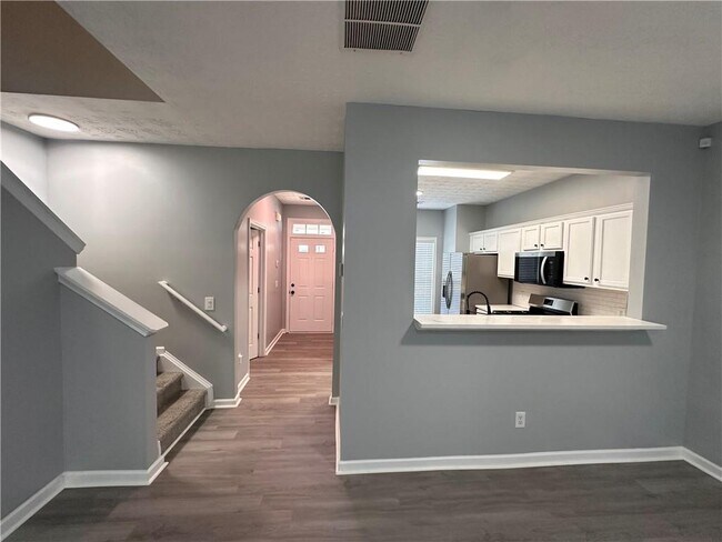 Building Photo - 2025 Austin Park Cir
