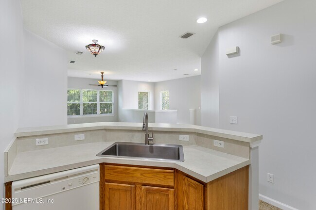Building Photo - 12301 Kernan Forest Blvd
