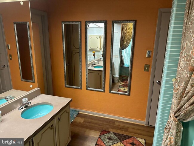 Building Photo - 600 Glenside Rd