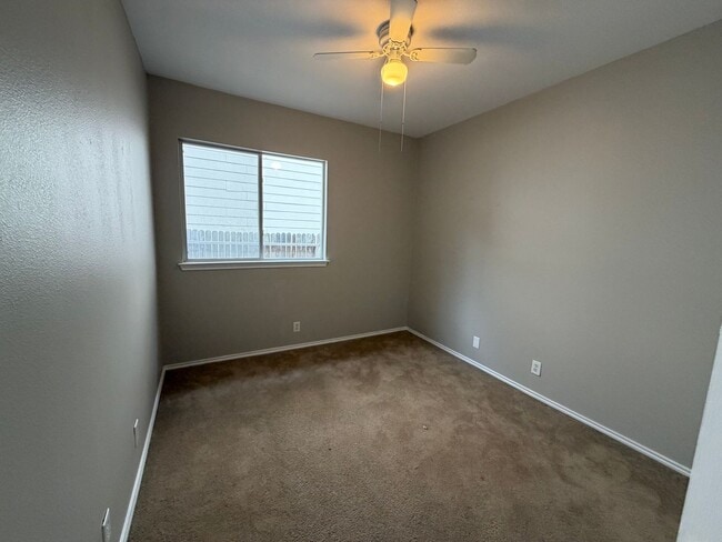 Building Photo - CENTRALLY LOCATED 3 BEDROOM SINGLE STORY HOME IN STEUBING RANCH SUBDIVISION*ISLAND KITCHEN