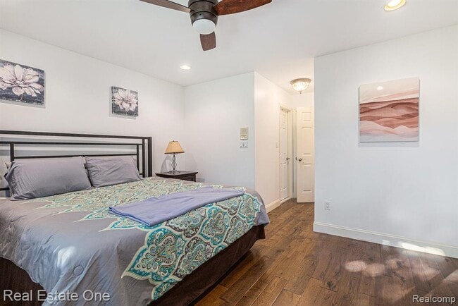 Building Photo - 2471 Woodcliff Trail