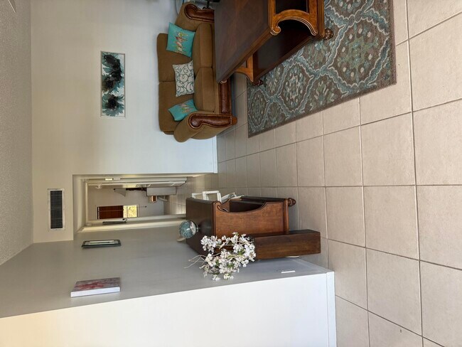 Building Photo - 192 Waltham H