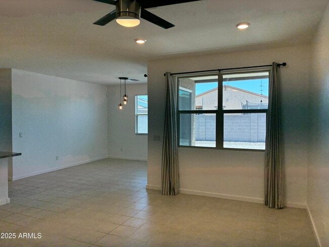 Building Photo - 19913 W Palo Verde Dr