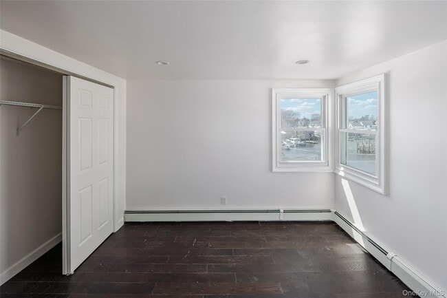 Building Photo - 33 Dock Dr