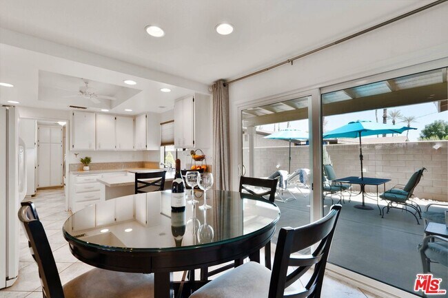Building Photo - 73415 Royal Palm Dr
