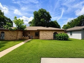 Building Photo - 930 Lindy Ct