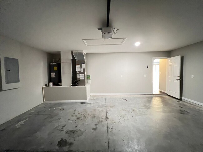 Building Photo - AWESOME 3 BD/2BA Home in Ocala!! Ready for Move-In