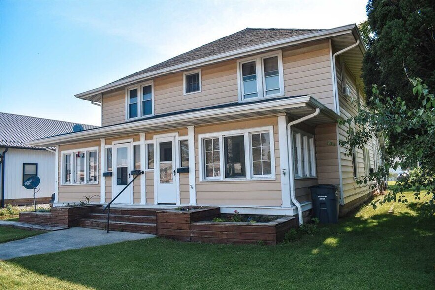 Building Photo - 227 S Main St