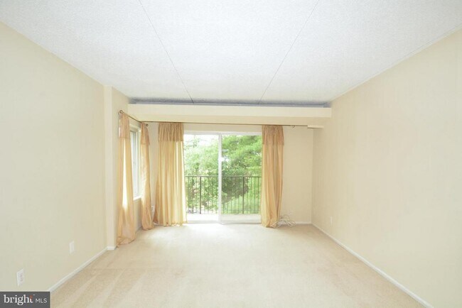 Building Photo - 75 S Reynolds St