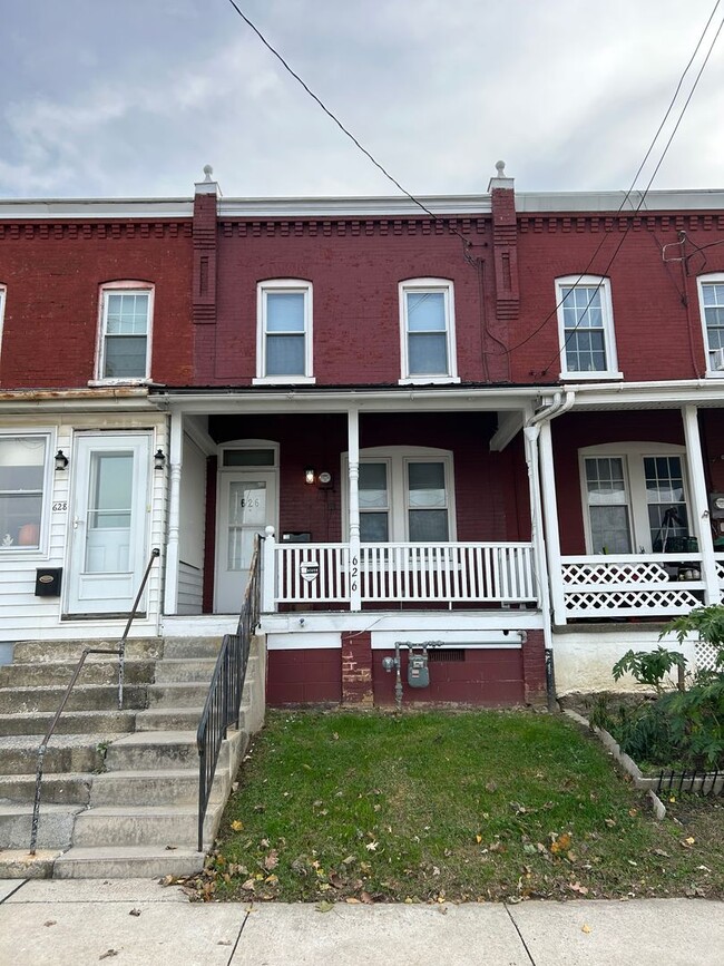 Building Photo - Updated 3-Bedroom, 1-Bathroom Home in Lanc...