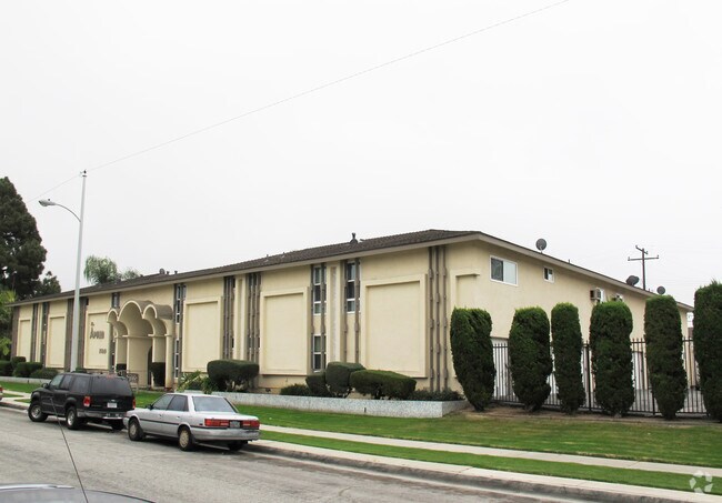 Building Photo - Apollo Apartments