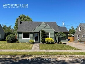 Building Photo - Coveted University Park Portland Bungalow!