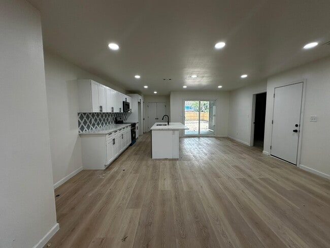 Building Photo - 1712 Brake Dr