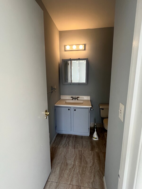 Building Photo - 804 Woodchip Rd