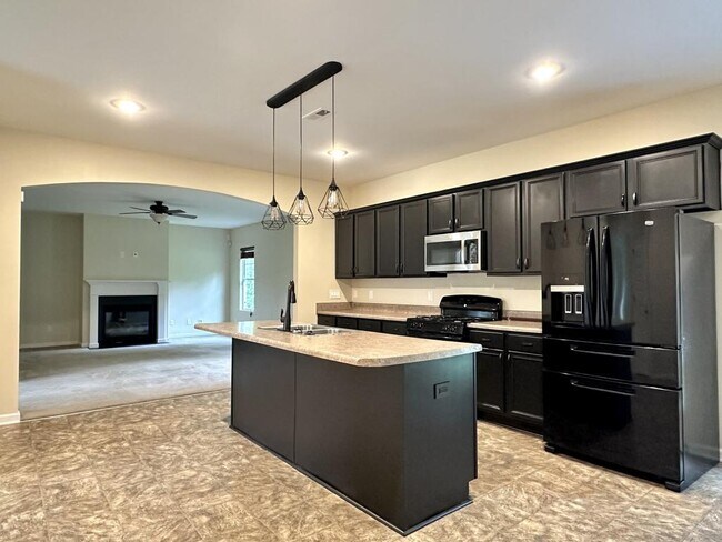 Building Photo - 1205 Peppermint Ct