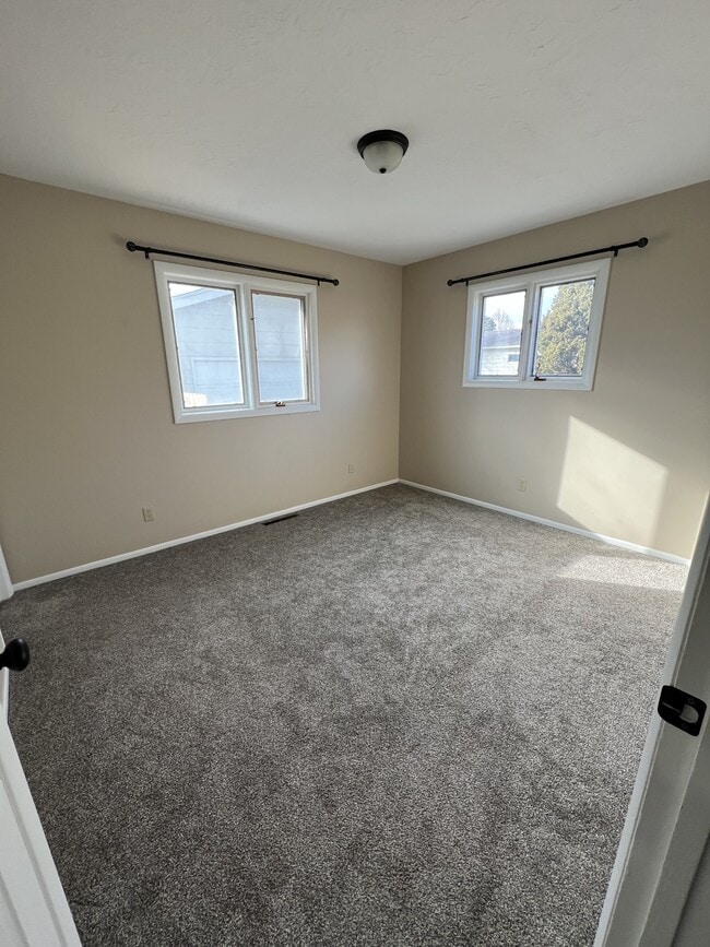 Building Photo - 911 Idlewilde Ct