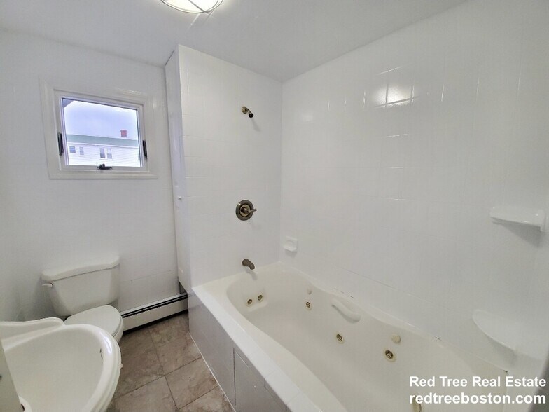 Building Photo - 25 Kensington Ave