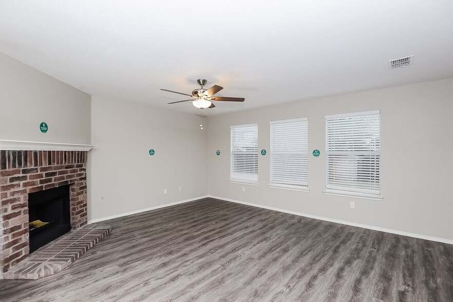 Building Photo - 2308 Overlook Ln