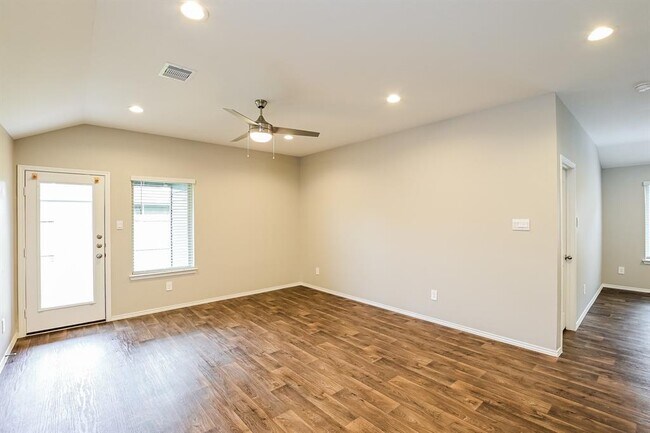 Building Photo - 9897 Gln Brk Ln