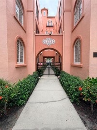 Building Photo - 1221 N Palm Ave