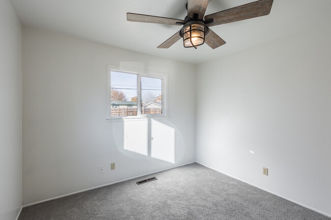 Building Photo - 1609 N Plateau Ave