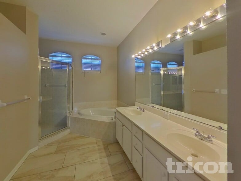 Building Photo - 6421 Fox Grape Ln