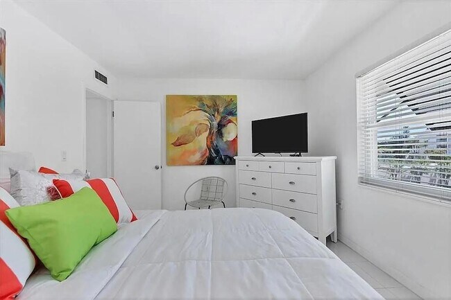 Building Photo - 4660 Ocean Blvd