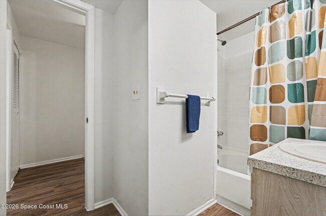 Building Photo - 204 Seminole Ave W