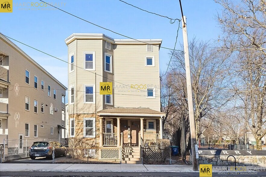 Primary Photo - 361 Washington St