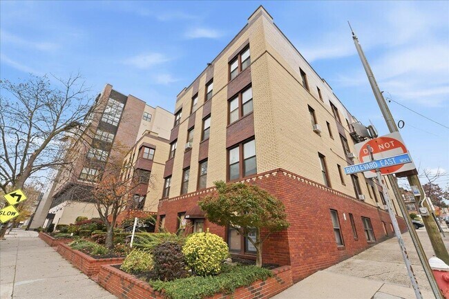 Building Photo - 6035 JFK Blvd E