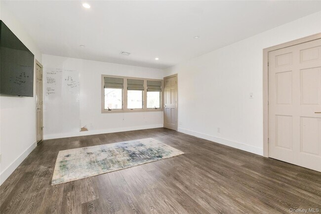 Building Photo - 22 Olive St