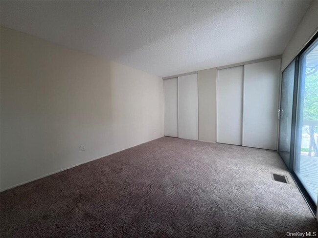 Building Photo - 200 Springmeadow Dr