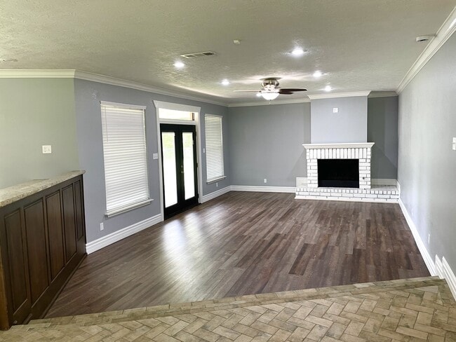 Building Photo - 1365 Wisteria St