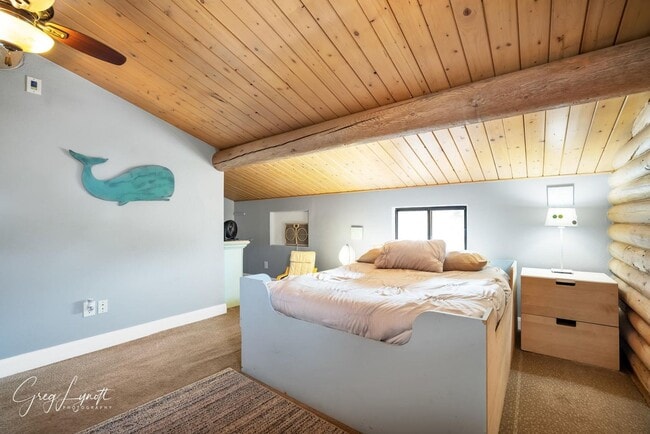 Building Photo - Mountain living in Central, Utah!