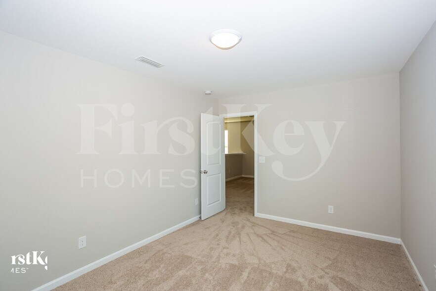 Building Photo - 1990 Quill Ct