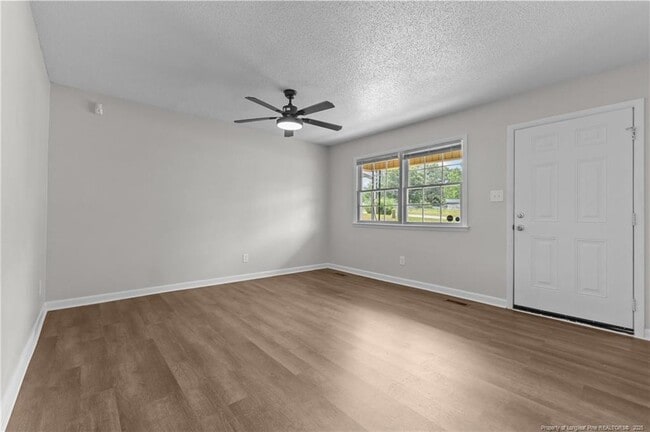 Building Photo - 7606 Sable Dr