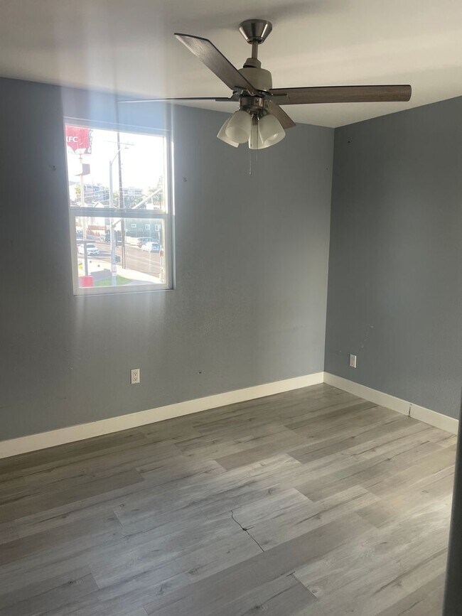 Building Photo - San Pedro unit 2/1