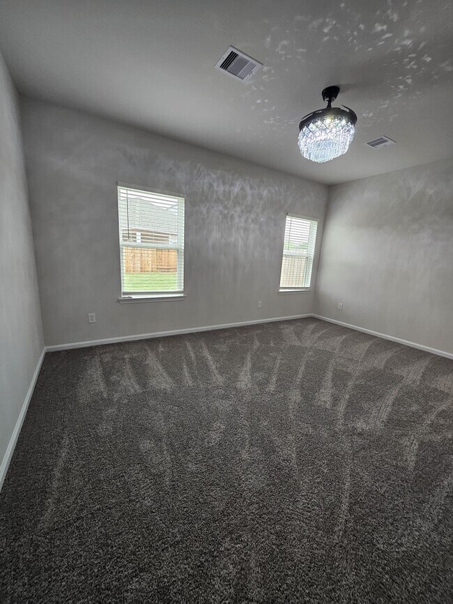 Building Photo - 2727 Crest Creek Ln