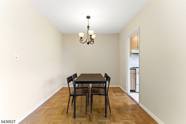Building Photo - 415 Claremont Ave