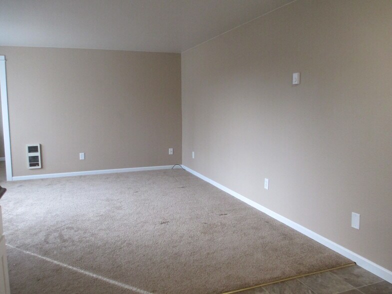 Building Photo - 3322 NE Lancaster St