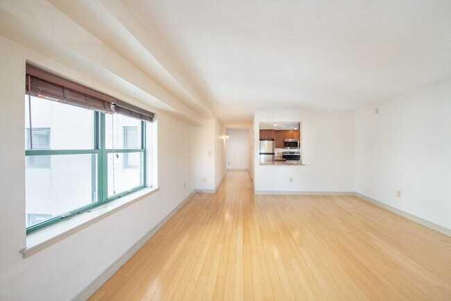 Building Photo - 108 Peterborough St